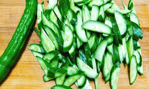 Cách làm gỏi dưa leo cực đơn giản cho mâm cơm thêm hấp dẫn