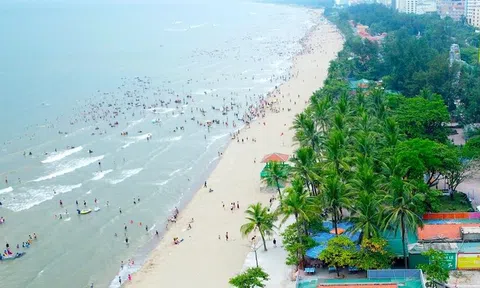 Thống nhất kế hoạch giải tỏa hơn 200 ki ốt dọc bãi biển Cửa Lò