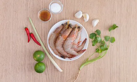Cách làm món tôm hấp sả chanh thơm ngon chuẩn vị