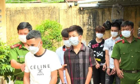 Huế: Bắt nhóm thanh niên chặn xe cướp tài sản người đi đường