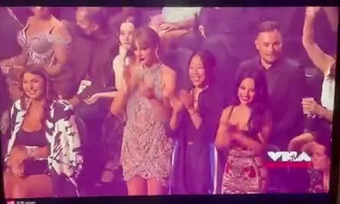 Rộ tin Taylor Swift ra hiệu mọi người cổ vũ Lisa (BLACKPINK), thực hư ra sao?