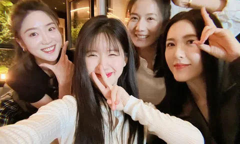 Tin tức sao Hoa ngữ mới nhất ngày 3/9: Triệu Lộ Tư khoe ảnh cùng dàn diễn viên Tinh Hán Xán Lạn