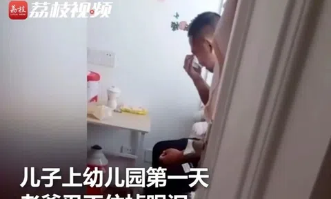 “Dở khóc dở cười" chuyện bố trốn vào phòng khóc trong ngày đầu đưa con đi mẫu giáo