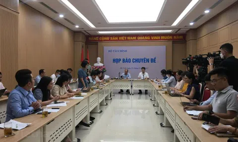 Bộ Tài chính: Sẽ giám sát và xử lý doanh nghiệp bảo hiểm đầu tư bất động sản