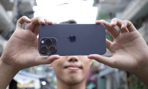 iPhone 14 Pro Max xách tay từ Singapore về Việt Nam, giá hơn 50 triệu đồng