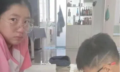 Chị gái xung phong dạy em học, phản ứng sau đó khiến ai nấy đồng cảm
