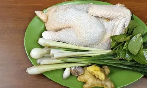 Món ngon cuối tuần: Cách làm gà ủ muối hoa tiêu vàng ươm, đậm vị