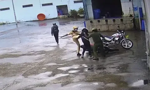 Vụ clip công an đánh tới tấp thiếu niên chạy xe máy: Tạm đình chỉ công tác 4 chiến sĩ