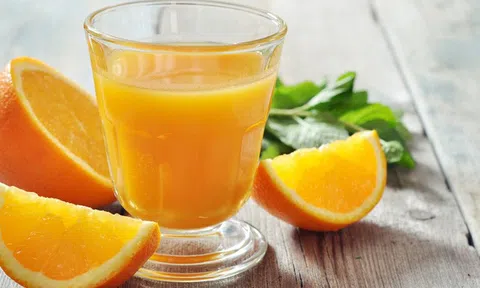 8 thời điểm uống nước cam gây hại cho sức khỏe