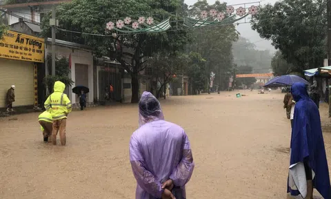 Nghệ An: Lũ quét kinh hoàng trong đêm, gây thiệt hại lớn, tìm kiếm người tử vong, mất tích