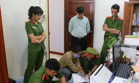 Bắt nguyên kế toán UBND huyện tham ô 1,5 tỷ đồng