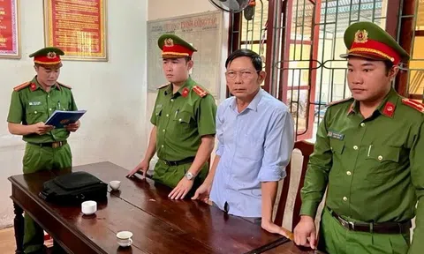 Quảng Bình: Bắt nguyên Chủ tịch xã chiếm đoạt tiền của dân