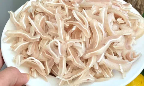 Món ngon cuối tuần: Cách làm tai heo ngâm sả tắc ăn hoài không ngán