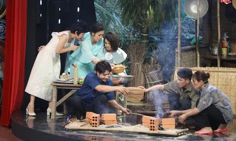 NSND Hồng Vân cùng NSƯT Nguyệt Hằng trổ tài kho cá cấp tốc