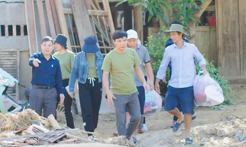 Người Đưa Tin chung tay giúp đỡ bà con bị ảnh hưởng bởi lũ quét ở Nghệ An