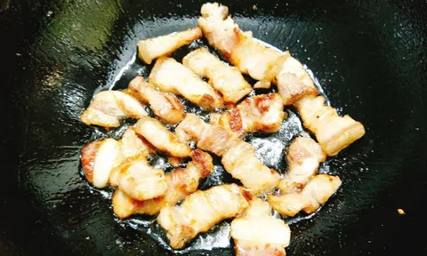 Món ngon cuối tuần: Ba rọi cà pháo ram lá lốt thơm ngon, dễ làm