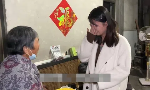 Biết cháu trai sắp mua nhà, bà nội làm một việc khiến cháu dâu xúc động bật khóc