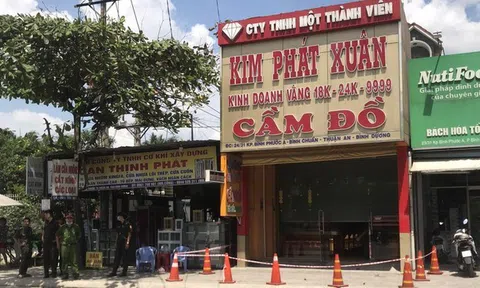 Người đàn ông dùng búa cướp tiệm vàng ở Bình Dương khai gì?