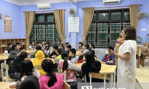 Huế: Phụ huynh lo về bàn học "kiểu mới", người trong cuộc nói gì?