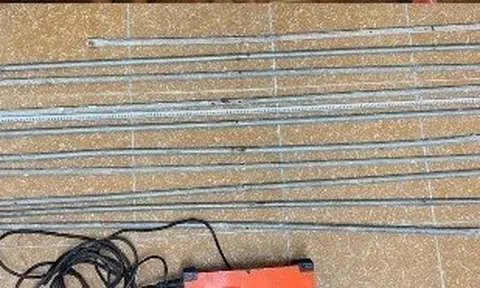 Phát hiện nhóm thanh, thiếu niên đang tự chế hung khí nguy hiểm