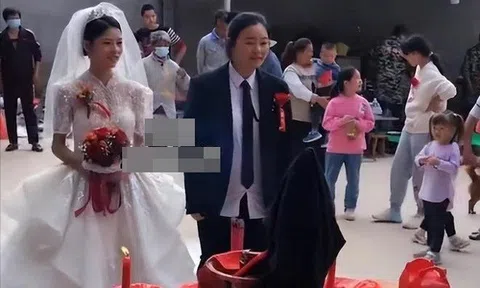 Chú rể vắng mặt trong hôn lễ, em gái mặc vest "thế chỗ" anh trai rước nàng về dinh