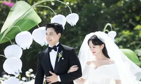 Tin tức sao Hoa ngữ mới nhất ngày 22/10: Mỹ nhân Thiên Long Bát Bộ rơi nước mắt trong ngày cưới