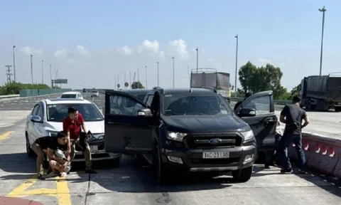 Vụ cảnh sát nổ súng bắt đối tượng buôn ma túy trên cao tốc: Phát hiện vali tiền