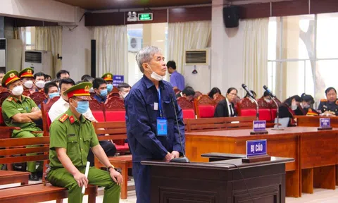 Xử vụ buôn lậu 200 triệu lít xăng dầu: Hé lộ về hàng trăm tỷ trong nhà chủ mưu