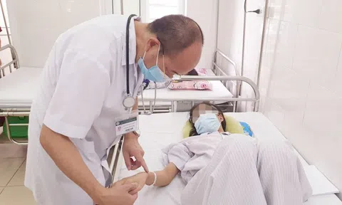 Sốt xuất huyết tiếp tục bùng phát mạnh, Hà Nội ghi nhận 8.481 ca mắc, 12 người tử vong
