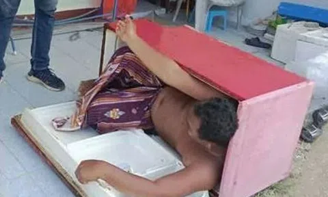 Người đàn ông sống sót thần kỳ sau vụ đắm thuyền nhờ "làm tổ" trong chiếc tủ lạnh cũ