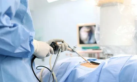 Tin tức đời sống ngày 31/10: Phẫu thuật nội soi cắt ruột thừa cho bệnh nhân ung thư đại tràng
