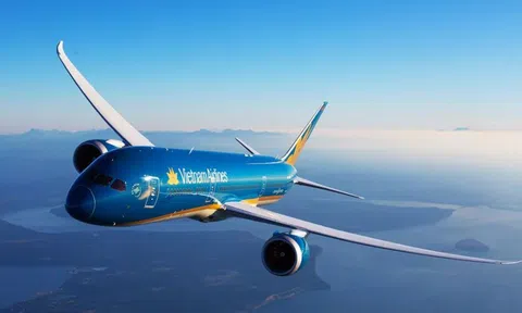 Doanh thu tăng gấp 5 lần, Vietnam Airlines vẫn lỗ 2.547 tỷ đồng trong quý III/2022