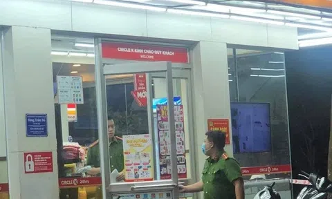 Phát hiện thi thể nam trong nhà vệ sinh khóa cửa tại Circle K