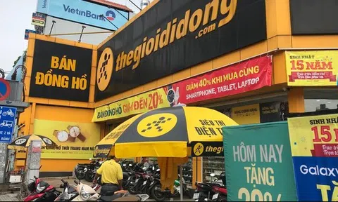 Nhà sáng lập Thế Giới Di Động chi tiền tỷ "đỡ" giá cổ phiếu