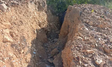 Tp. Đà Nẵng: Đồi Km5+6 nứt toác, hàng chục hộ dân nơm nớp lo sạt lở