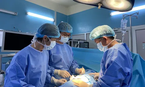 Phẫu thuật cứu sống kịp thời cho bệnh nhân có khối u thận hiếm gặp