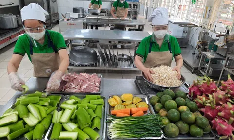 Hà Nội: Truy xuất nguồn gốc thực phẩm bếp ăn trong trường học