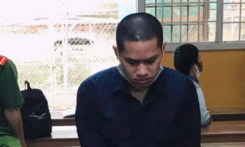 Níu kéo tình cảm không thành, gã trai trẻ tạt xăng đốt người yêu tử vong