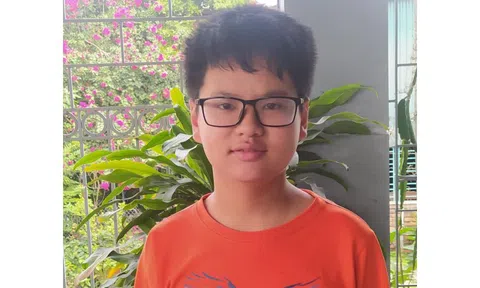 Nam sinh cứu cụ ông kẹt trên đường sắt khi tàu hoả đang lao đến