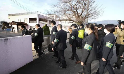 Bắt giữ 3 nữ giáo viên mầm non nghi bạo hành, cầm dao dọa học sinh