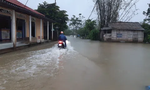 Thừa Thiên - Huế: Mưa lớn kéo dài, nhiều nơi bị ngập lụt, sạt lở