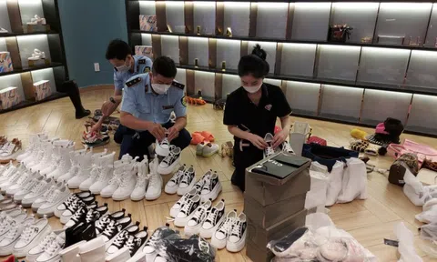 Phát hiện nhiều sản phẩm thời trang tại cửa hàng của Trang Nemo có dấu hiệu giả mạo nhãn hiệu