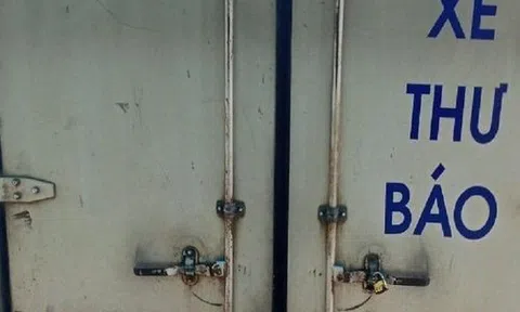 Công an kiểm tra xe gắn biển thư báo, phát hiện bí mật không ngờ