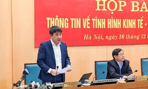 Hà Nội yêu cầu dừng việc sử dụng vỉa hè làm điểm đỗ xe ô tô