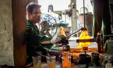 Những người hiếm hoi giữ nghề “thổi ra tiền”