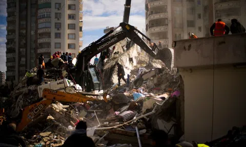 Thảm họa động đất ở Thổ Nhĩ Kỳ - Syria: Hơn 8.700 người chết, không từ bỏ nỗ lực cứu nạn