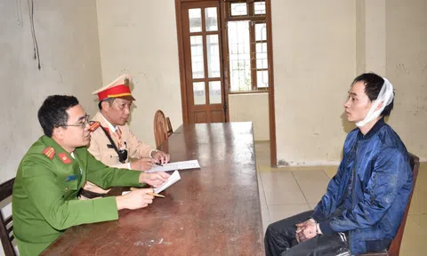 Bắt đối tượng lao ra giữa đường, cướp xe máy nữ sinh