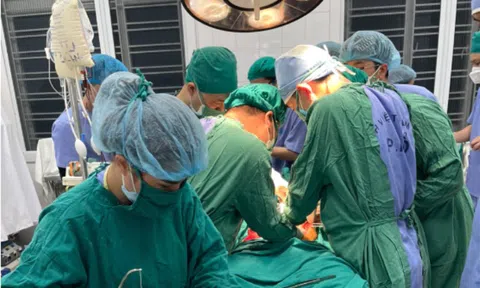 Hải Phòng: Kịp thời cứu sống em bé 10 tuổi bị cuốn vào gầm xe trộn bê tông