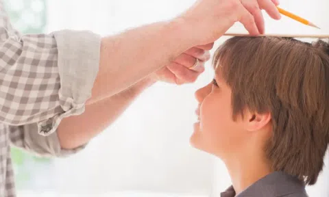 Ông bố chi gần 80 triệu đồng để “mua” chiều cao cho con trai