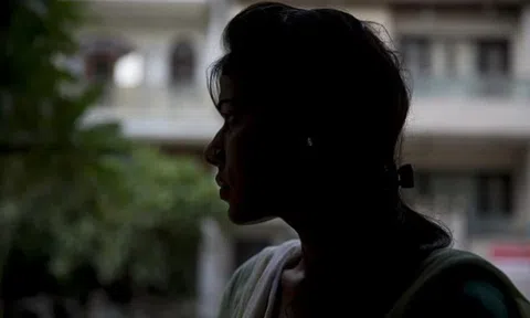 Anh trai bỏ trốn cùng người yêu khiến 2 em gái đối diện hình phạt khủng khiếp